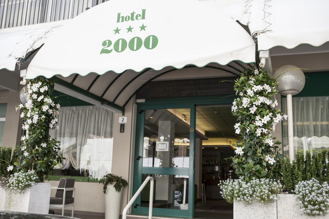 Hotel 2000 リミニ エクステリア 写真